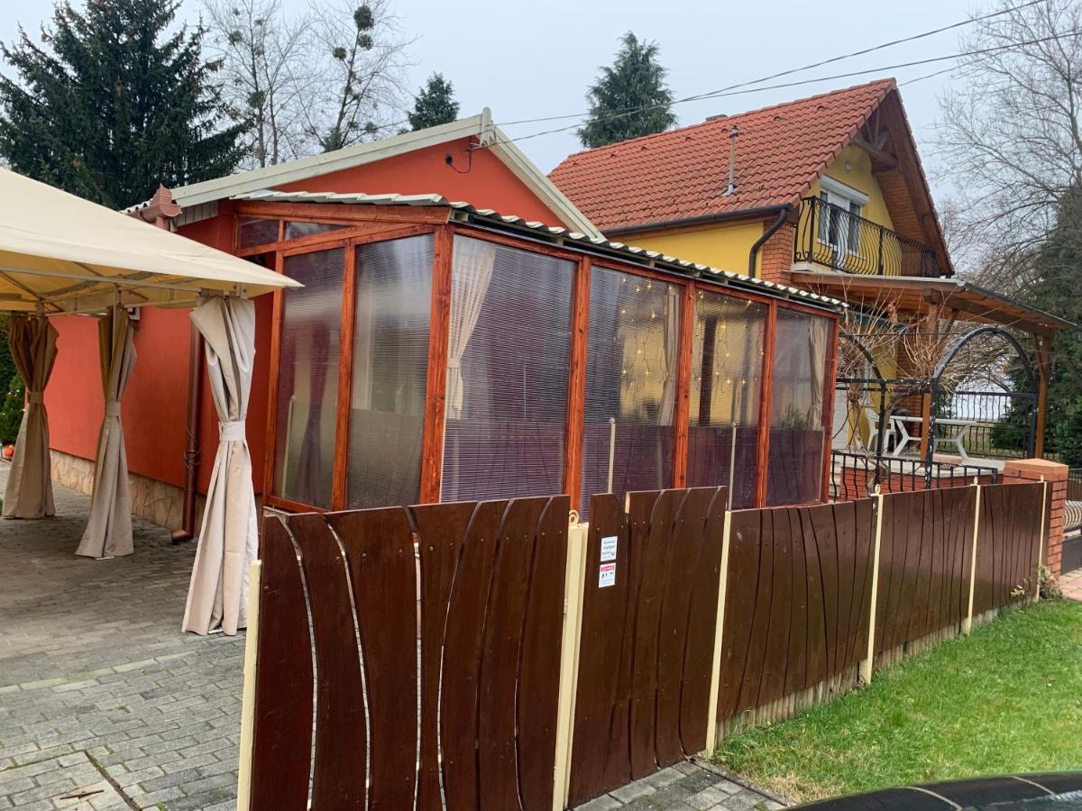 Gunarasi Villa Jacuzzival Dombóvár Exterior foto