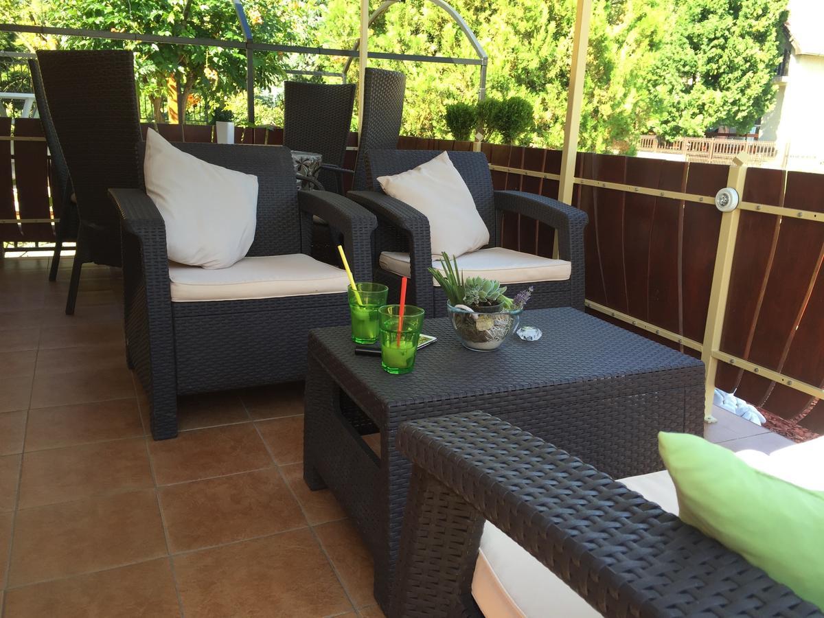 Gunarasi Villa Jacuzzival Dombóvár Exterior foto